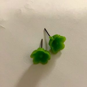 5/$25 1940s earliest lucite kiwi green flower pierced earrings.
